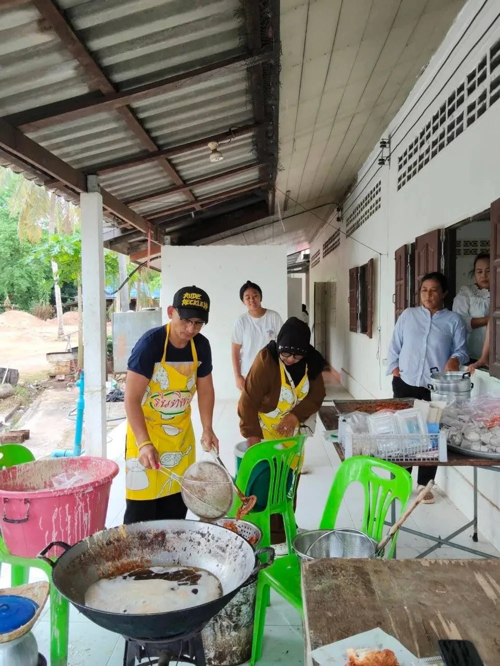 ร่วมสมทบทุนเพื่อสร้างห้องน้ำ ห้องสุขา ทอดผ้าป่าสามัคคี ณ วัดท่าเสวียด