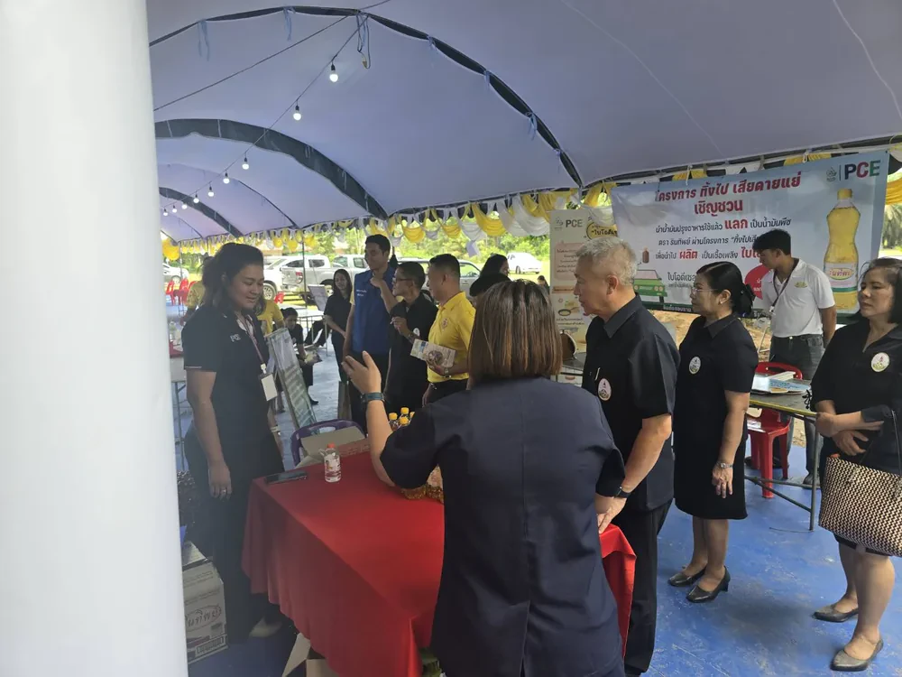 ร่วมออกบูธงานคลินิกเกษตรเคลื่อนที่