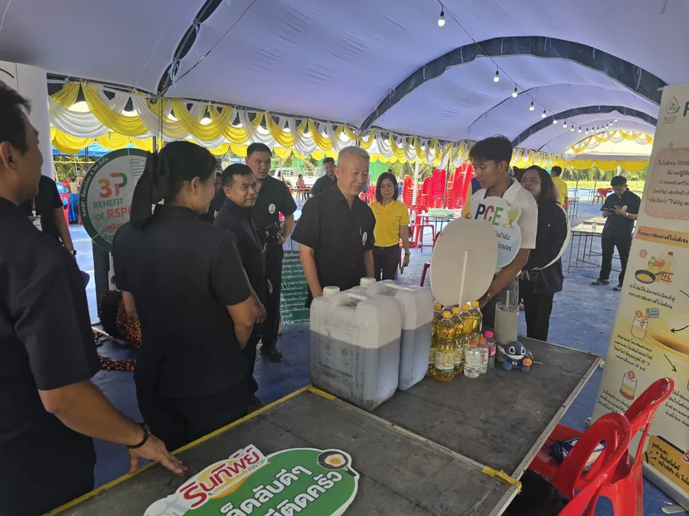 ร่วมออกบูธงานคลินิกเกษตรเคลื่อนที่